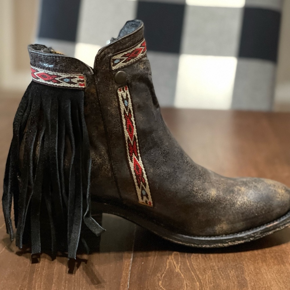 Corral E1222 nib awesome ankle boots that go with anything!!
